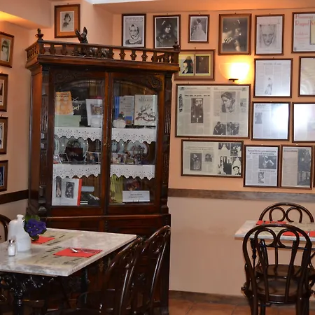 Santa Agueda Pensión 3*