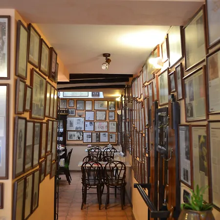 Santa Agueda Pensión 3*